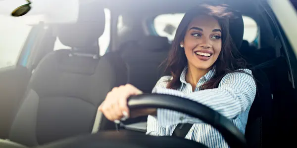 Vrouw aan het stuur