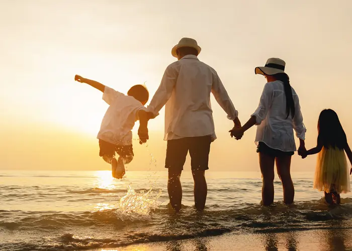 Famille à la plage